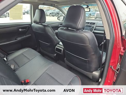 Used 2015 Toyota Camry SE w/ Moonroof Package image 29