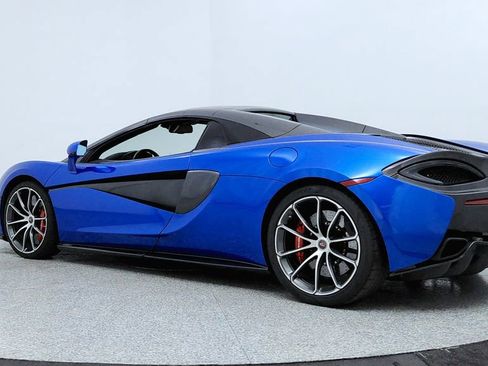 Used 2018 McLaren 570S Spider image 3