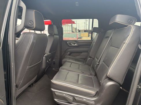 Used 2024 Chevrolet Suburban Premier RWD image 19