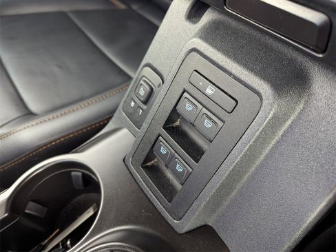 Used 2023 Ford Bronco Badlands image 27