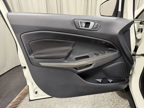 Used 2019 Ford EcoSport SE w/ SE Convenience Package image 18