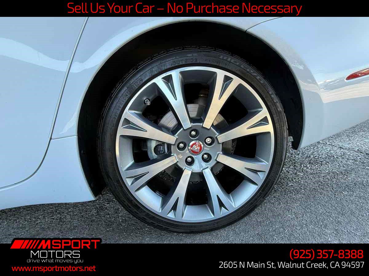 Used 2019 Jaguar XJ L Portfolio RWD image 41