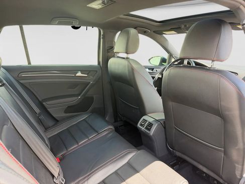 Used 2016 Volkswagen GTI SE FWD image 31