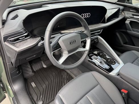 Used 2025 Audi Q5 Premium Plus w/ Premium Plus AWD/4WD image 16