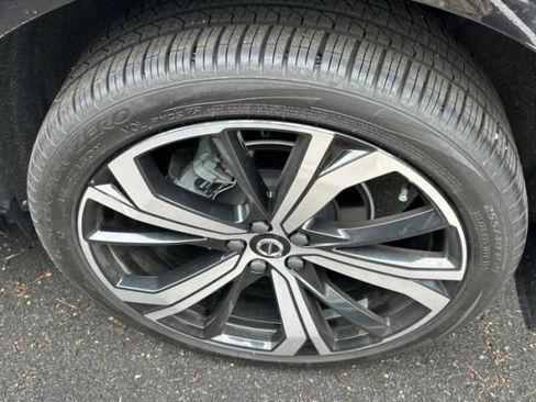 Used 2024 Volvo XC60 B5 Ultimate w/ Protection Package Premier AWD/4WD image 18