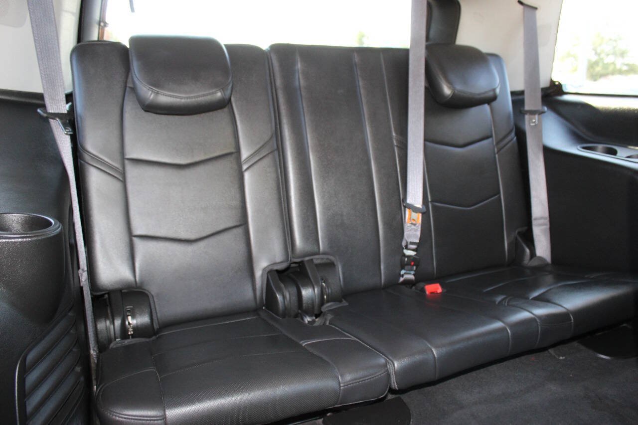 Used 2017 Cadillac Escalade Premium Luxury RWD image 13