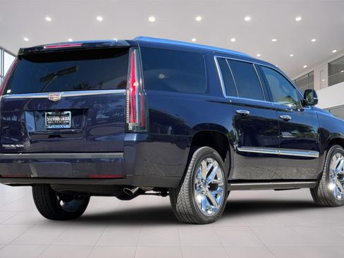 Used 2019 Cadillac Escalade ESV Platinum AWD/4WD image 4