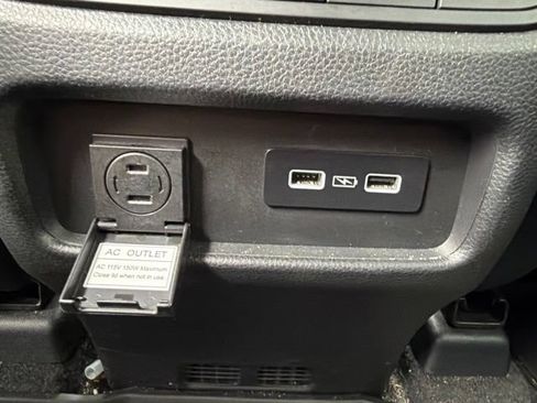 Used 2023 Honda Pilot TrailSport image 25