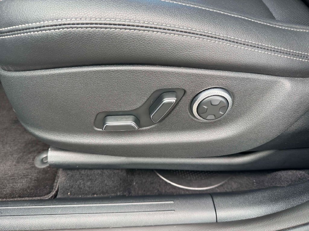 Certified 2026 Genesis GV70 2.5T AWD/4WD image 13