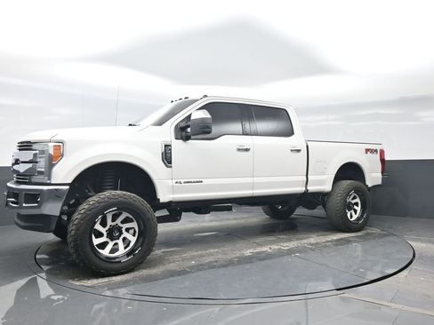 Used 2019 Ford F250 Lariat w/ Lariat Ultimate Package image 2