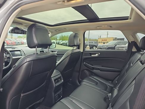 Used 2020 Ford Edge Titanium w/ Class II Trailer Tow Package AWD/4WD image 19