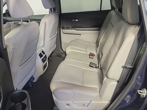 Used 2017 Honda Pilot Touring image 17