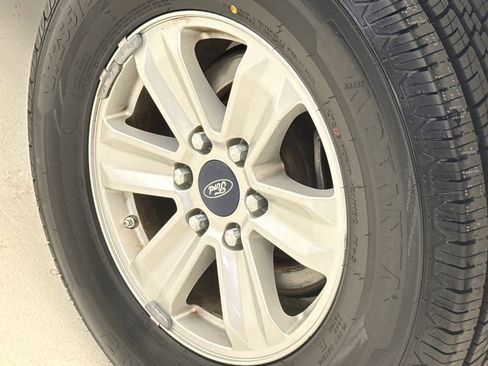 Used 2016 Ford F150 XLT image 12