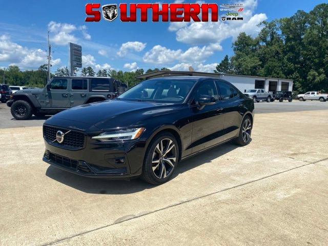 Used 2024 Volvo S60 B5 Core AWD/4WD image 1