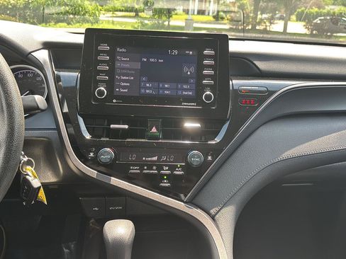 Used 2022 Toyota Camry LE FWD image 30