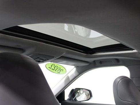 Used 2022 Toyota Highlander XLE image 10