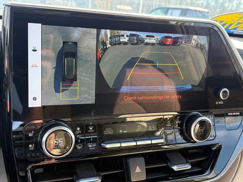 Used 2024 Toyota Highlander Platinum image 13