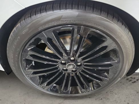 New 2026 Land Rover Range Rover Velar Dynamic SE image 9