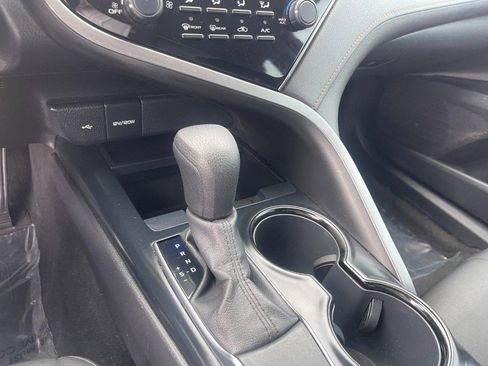 Used 2020 Toyota Camry LE image 21