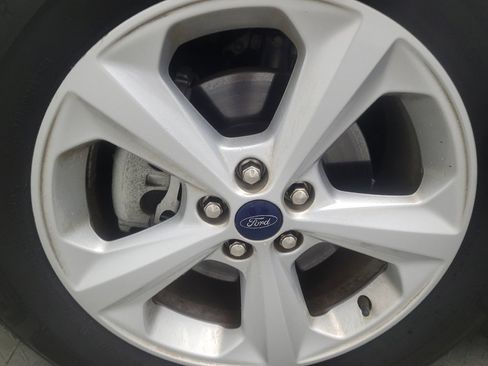 Used 2020 Ford Edge SE FWD image 31