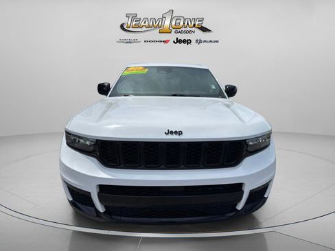 Used 2023 Jeep Grand Cherokee L Laredo RWD image 3