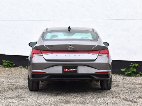 Used 2023 Hyundai Elantra SEL w/ Convenience Package FWD image 4