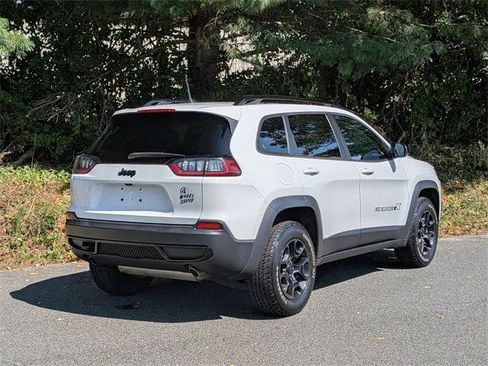 Certified 2022 Jeep Cherokee Latitude w/ Sun & Sound Group image 5