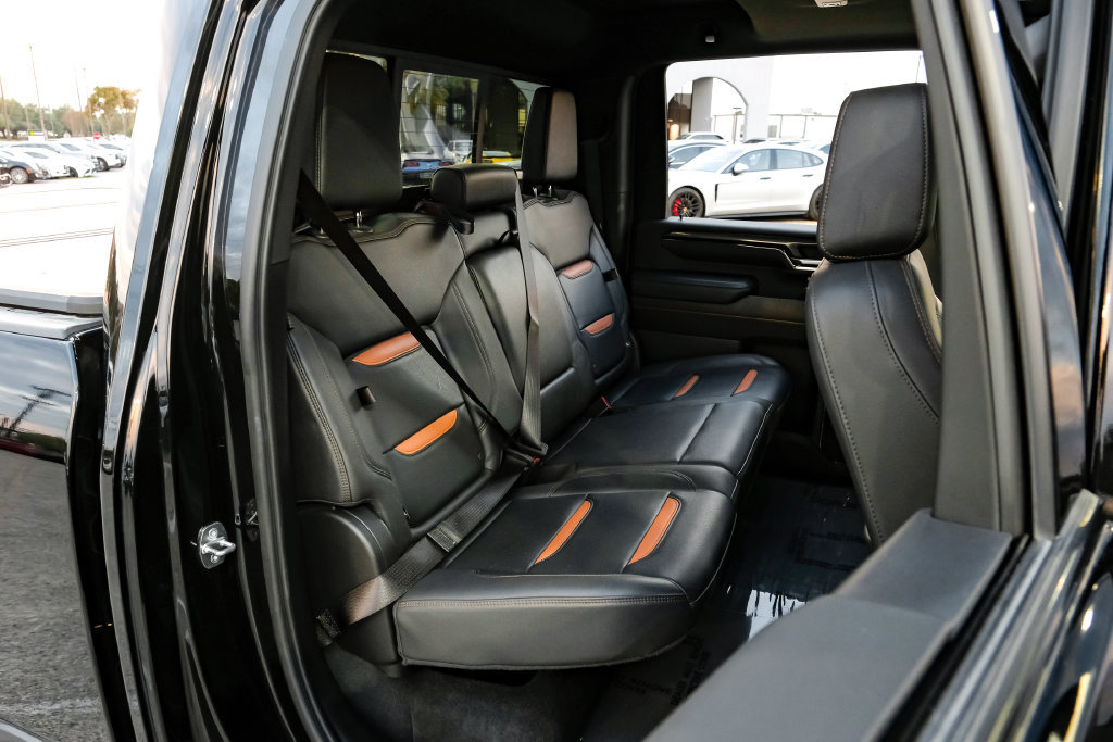 Used 2024 GMC Sierra 3500 AT4 w/ AT4 Premium Plus Package AWD/4WD image 32