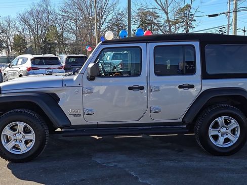 Used 2019 Jeep Wrangler Unlimited Sport S image 5