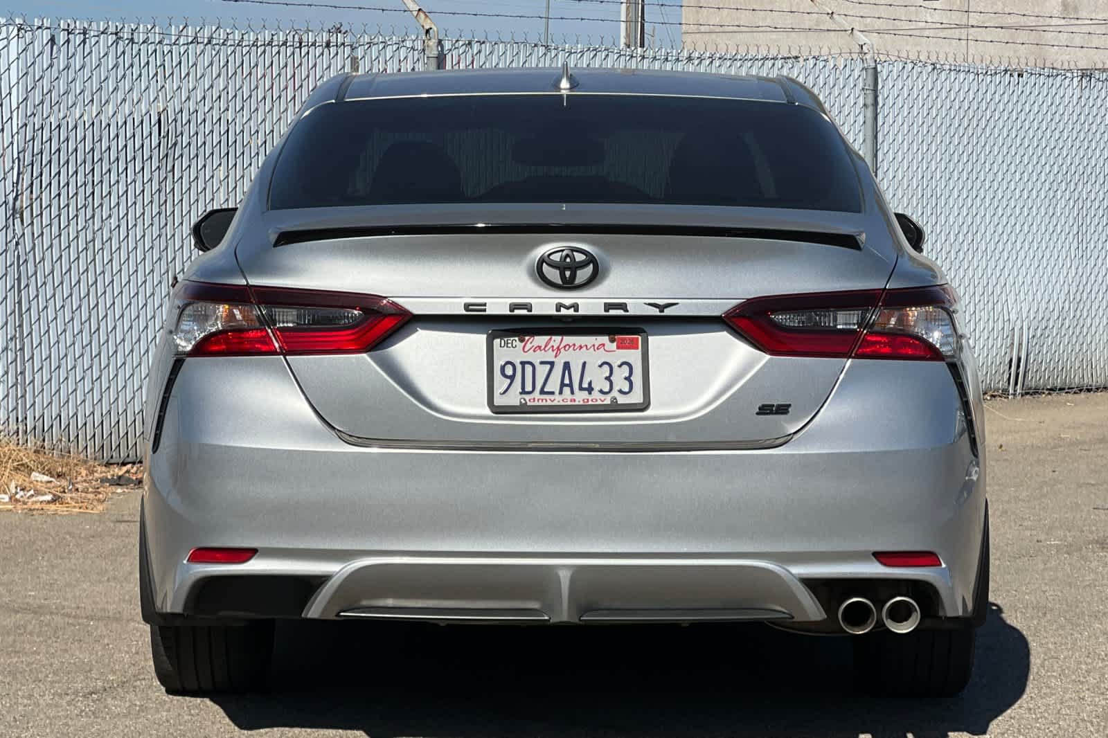 Used 2023 Toyota Camry SE w/ Convenience Package FWD image 4