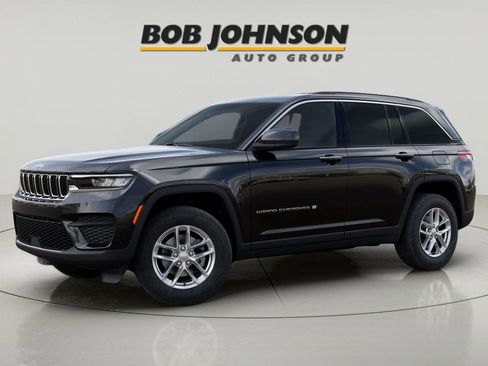 New 2025 Jeep Grand Cherokee Laredo X w/ Luxury Tech Group I image 2