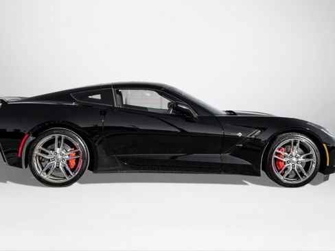 Used 2016 Chevrolet Corvette Stingray Coupe w/ 3LT Preferred Equipment Group image 5