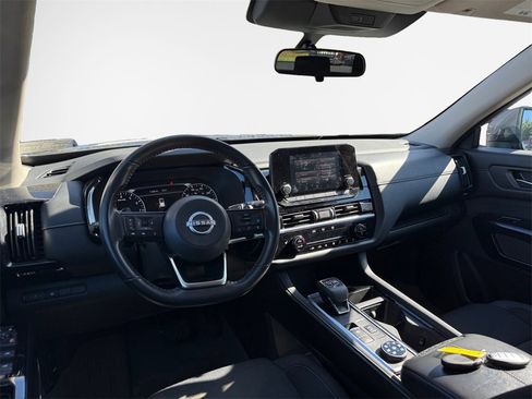 Used 2022 Nissan Pathfinder SV w/ SV Black Package image 21