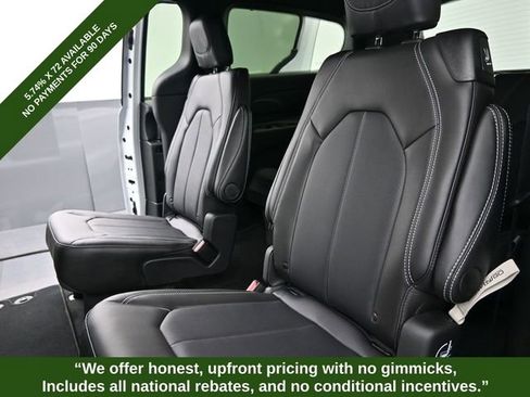 New 2026 Chrysler Voyager LX image 15