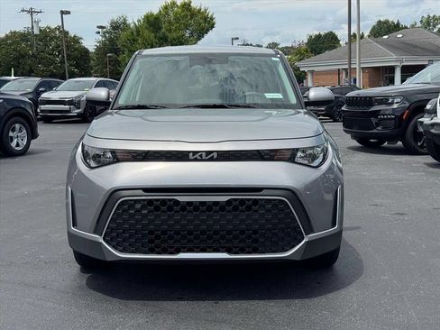 Certified 2025 Kia Soul LX w/ LX Technology Package FWD image 8