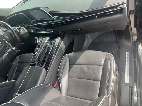 Used 2022 Cadillac Escalade Sport w/ LPO, Floor Liner Package AWD/4WD image 15