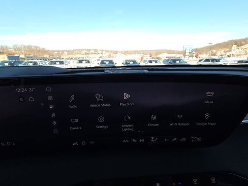 Used 2025 Buick Enclave Sport Touring image 21