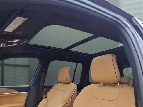 New 2025 Jeep Grand Cherokee Summit image 18