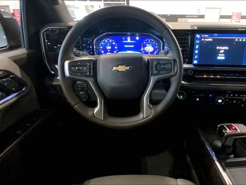 Used 2023 Chevrolet Silverado 1500 LTZ w/ LTZ Convenience Package II image 6