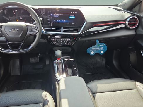 Used 2024 Chevrolet Trax RS w/ Sunroof Package FWD image 12