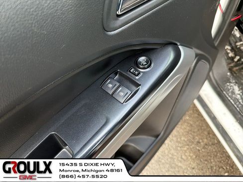 Used 2021 Chevrolet Colorado LT w/ Fleet Safety Package image 12