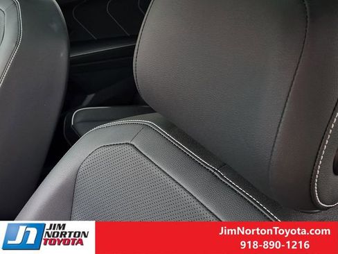 Used 2023 Volkswagen Tiguan SEL R-Line AWD/4WD image 15