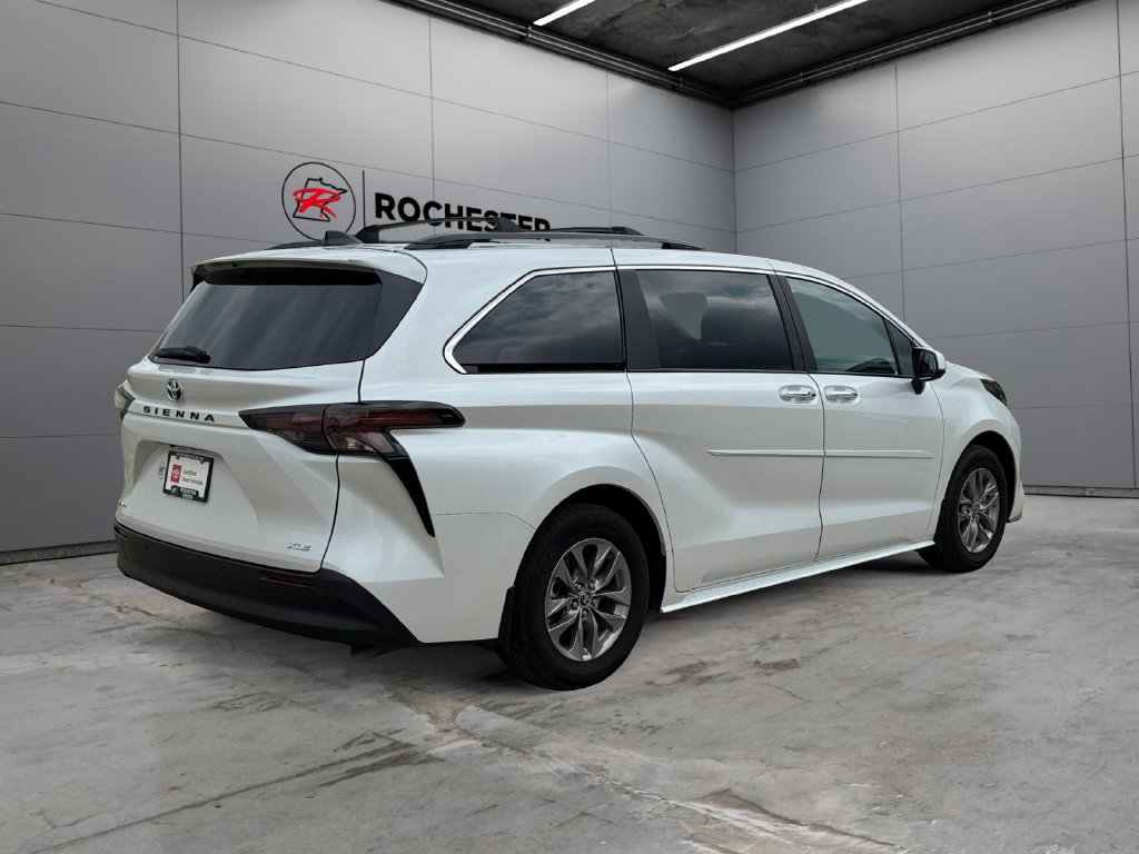 Certified 2025 Toyota Sienna XLE w/ XLE Plus Package AWD/4WD image 5