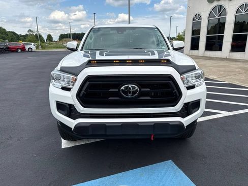 Used 2023 Toyota Tacoma SR AWD/4WD image 3