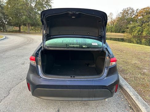 Certified 2025 Toyota Corolla LE image 10