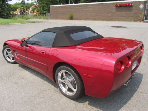 Used 2001 Chevrolet Corvette Convertible w/ Preferred Equipment Group2 RWD image 13