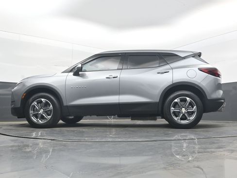 Used 2023 Chevrolet Blazer LT FWD image 28