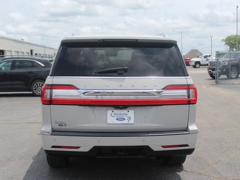 Used 2021 Lincoln Navigator L Reserve AWD/4WD image 5