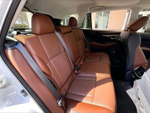 Used 2021 Subaru Outback Touring w/ Popular Package #2 image 20