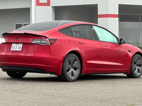 Used 2022 Tesla Model 3 image 2